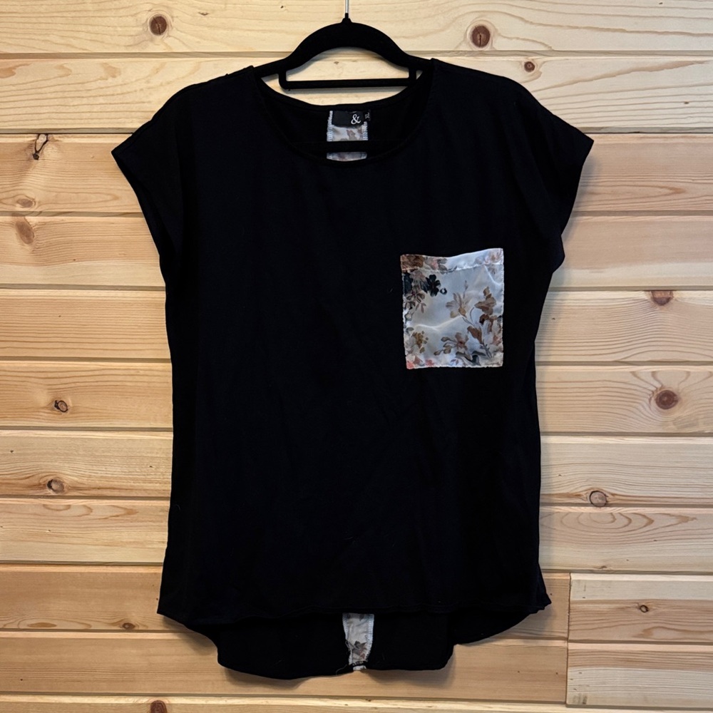 Black Short Sleeve Women’s Tee with Floral Pocket -